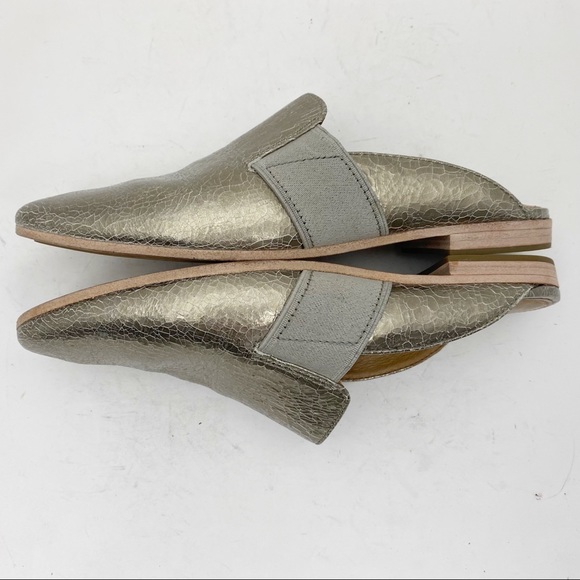 FRYE Terri Gore Silver Gold Crackle Leather Flat Mules - Size 8M - Picture 4 of 7